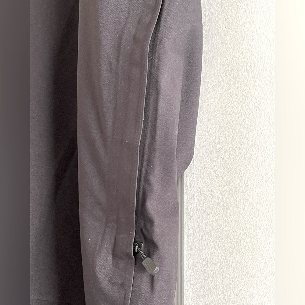 Black Diamond women’s insulated ski pants. Size L. Excellent like new condition - Picture 3 of 8